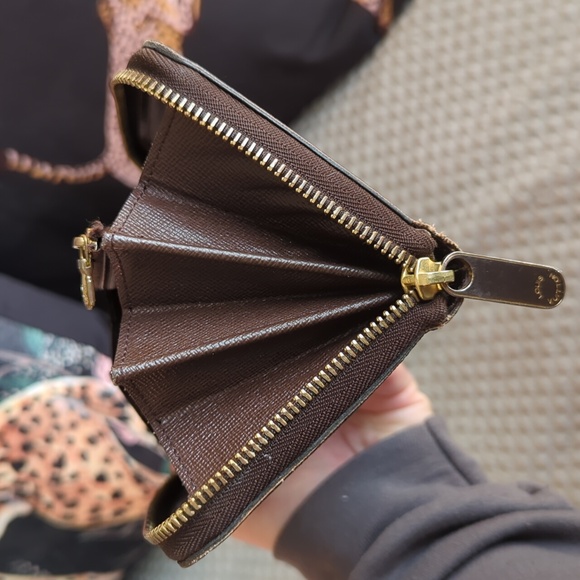 ⚡ FLASH SALE - Louis Vuitton Damier Ebene Zippy Wallet - Picture 14 of 17